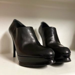 Stuart Weitzman ankle bootie